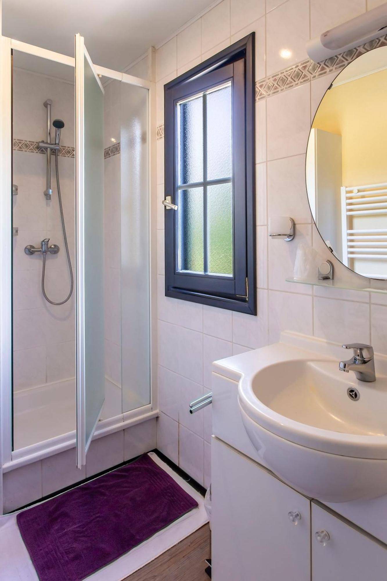 Chateau De Bellevue B&B Et Appartements Avec Piscine Saisonal Chauffee Et Chambres Partout Climatisees Saint-Avit  Bilik gambar