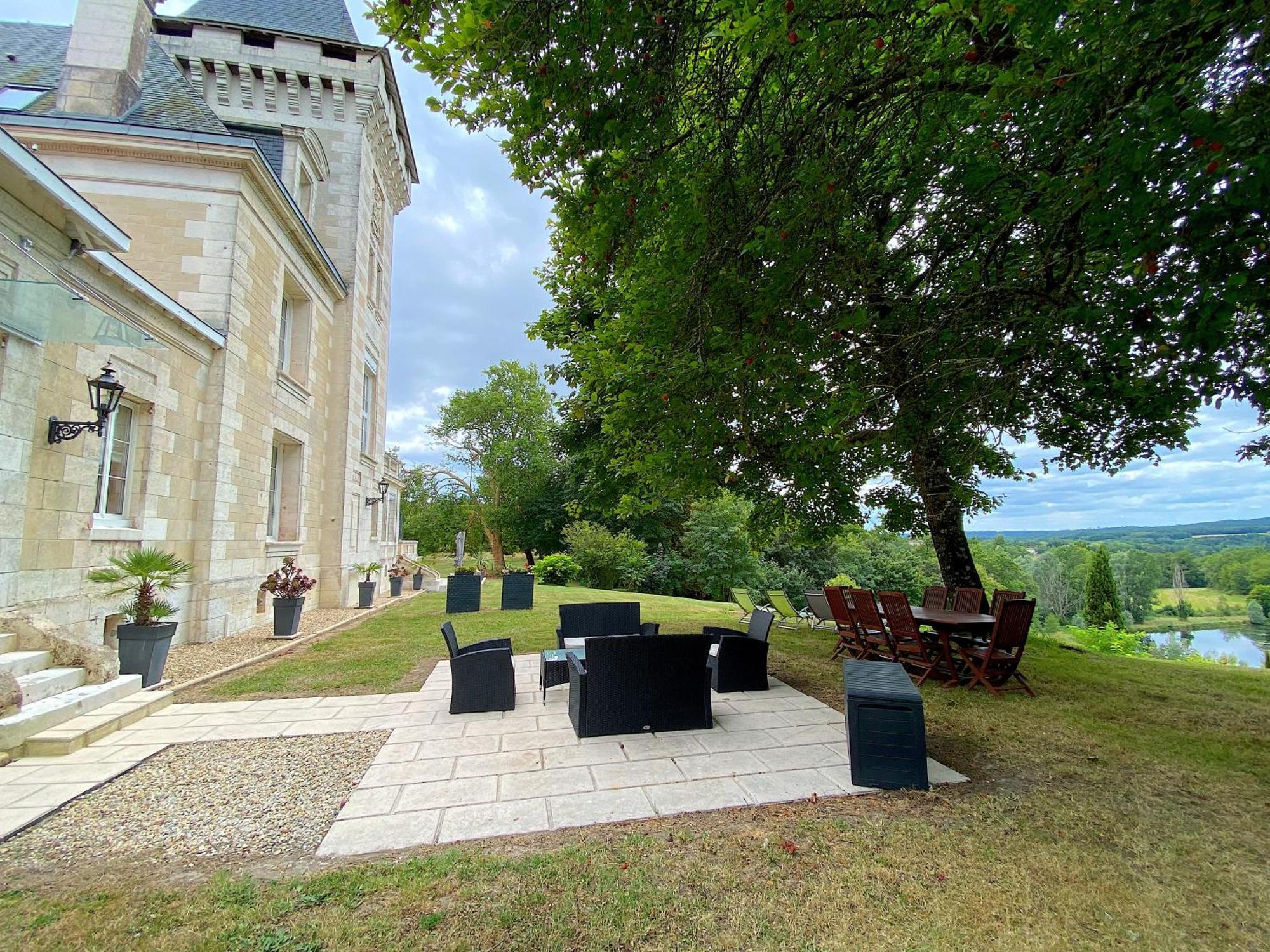 Chateau De Bellevue B&B Et Appartements Avec Piscine Saisonal Chauffee Et Chambres Partout Climatisees Saint-Avit  Bilik gambar